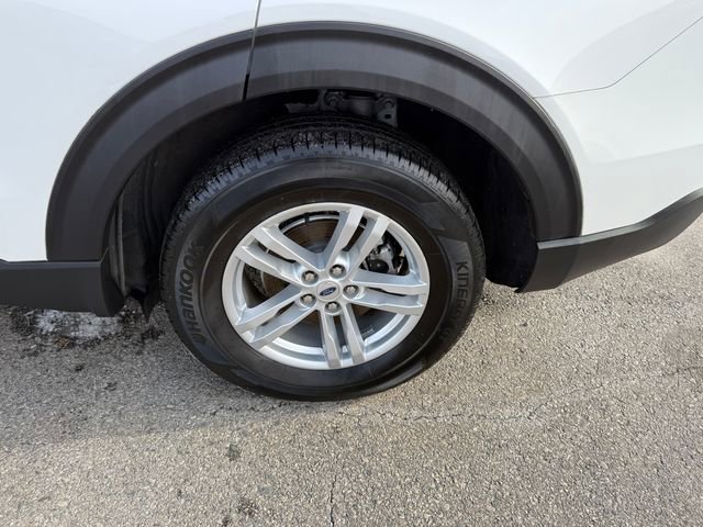 Used 2022 Ford Explorer XLT w/ Equipment Group 202A image 22