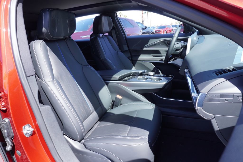 New 2025 Cadillac Lyriq Luxury image 11