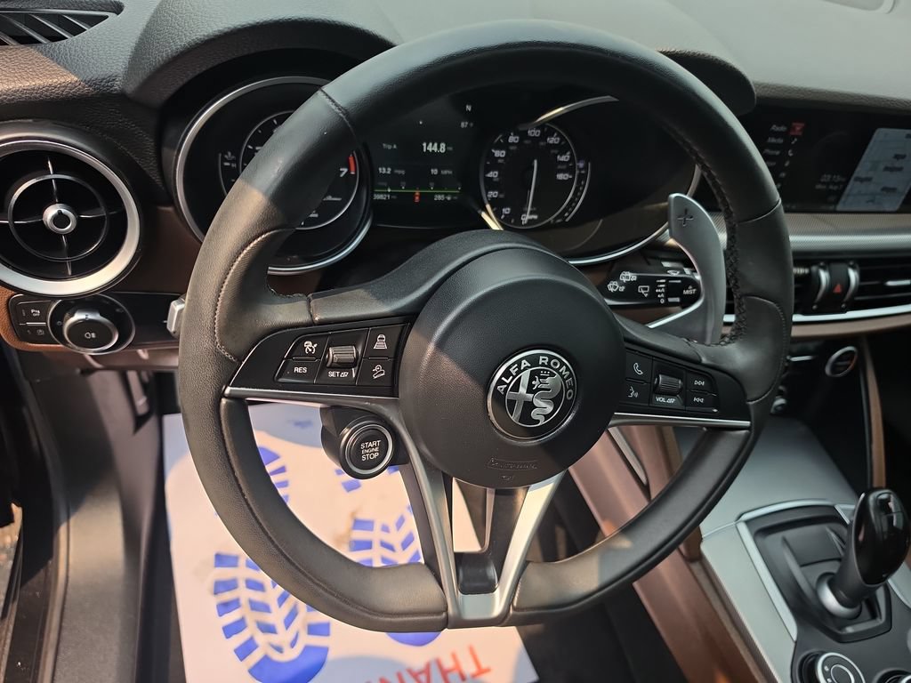 Used 2018 Alfa Romeo Stelvio Sport w/ Quick Order Package 22J Sport AWD/4WD image 13