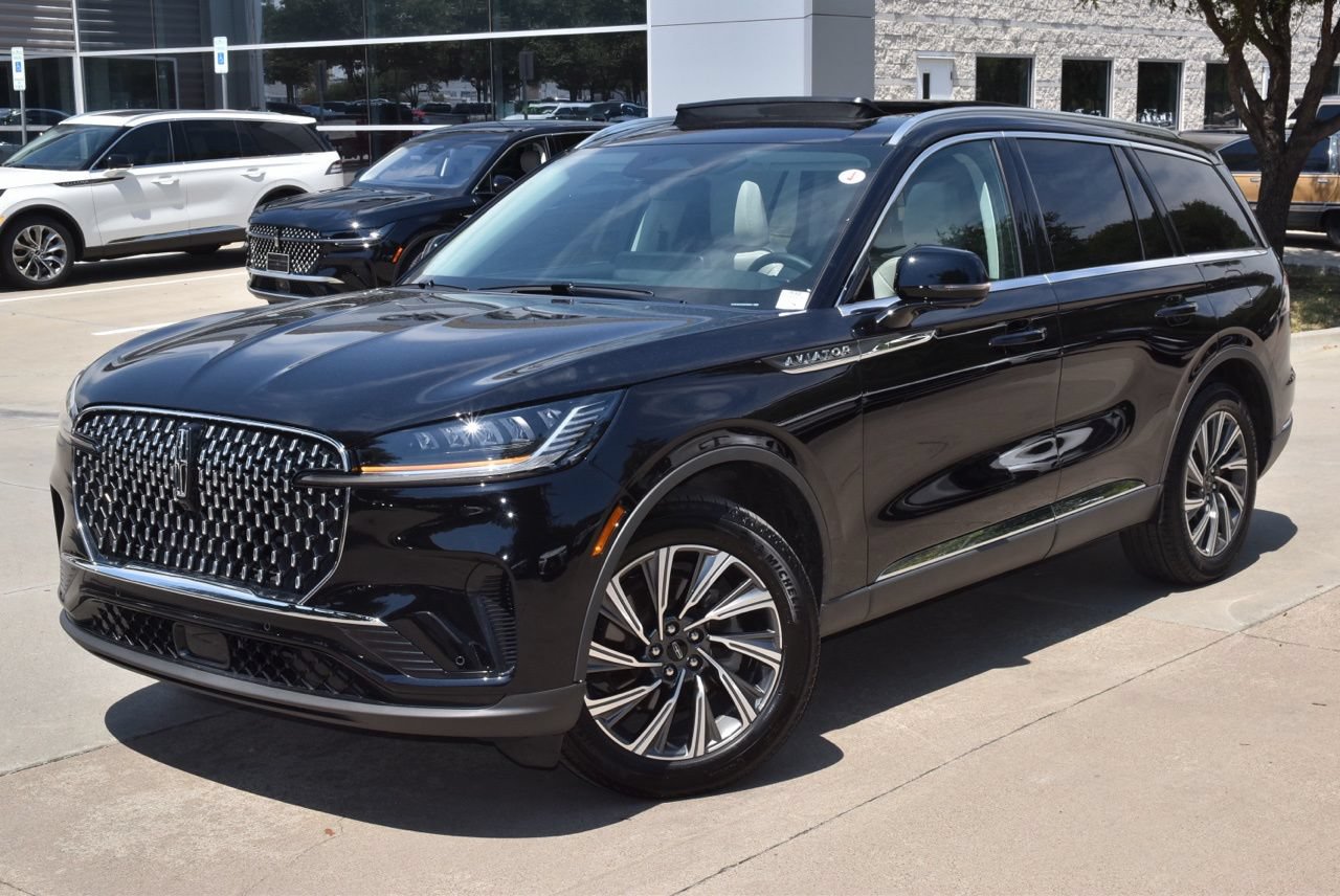 Certified 2026 Lincoln Aviator AWD image 42