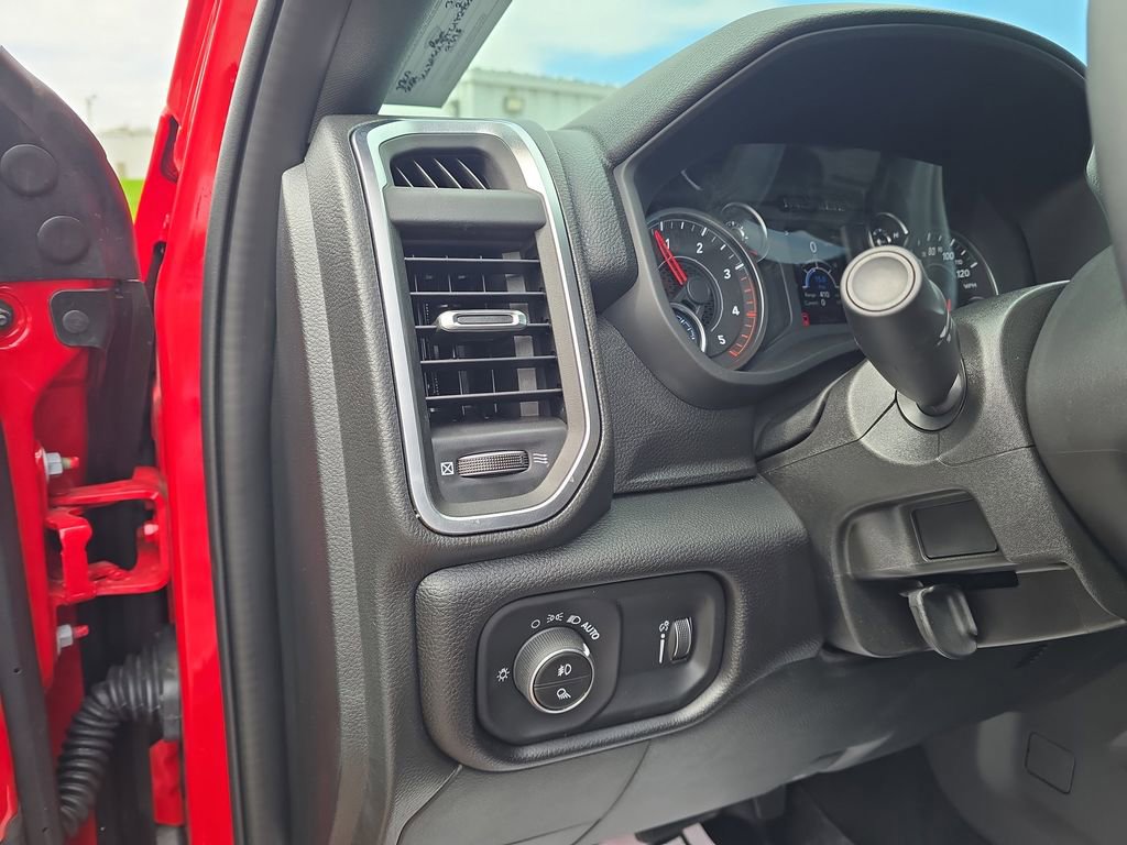 New 2026 RAM 2500 Big Horn AWD/4WD image 13