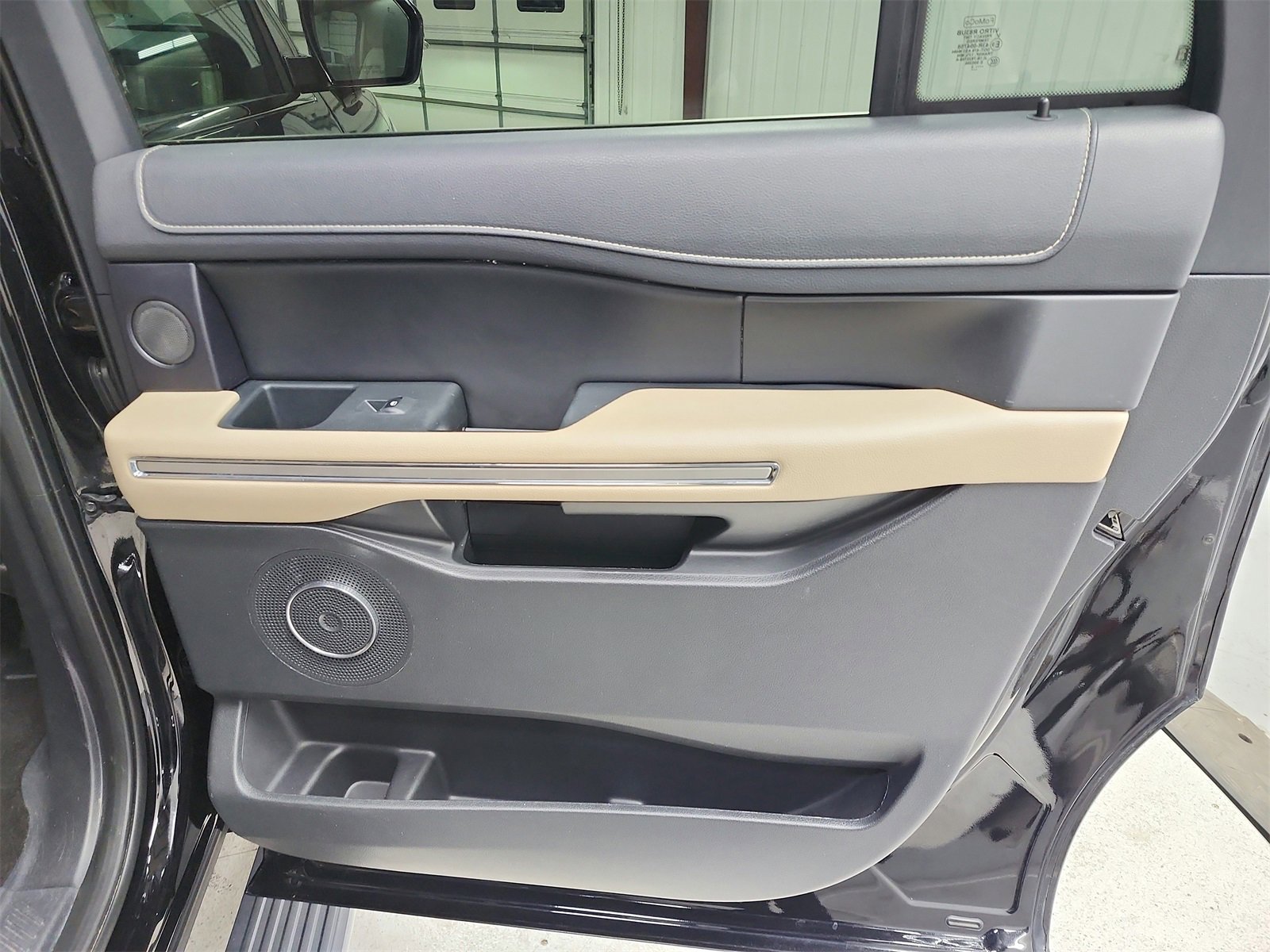 Used 2023 Ford Expedition Max Limited image 48