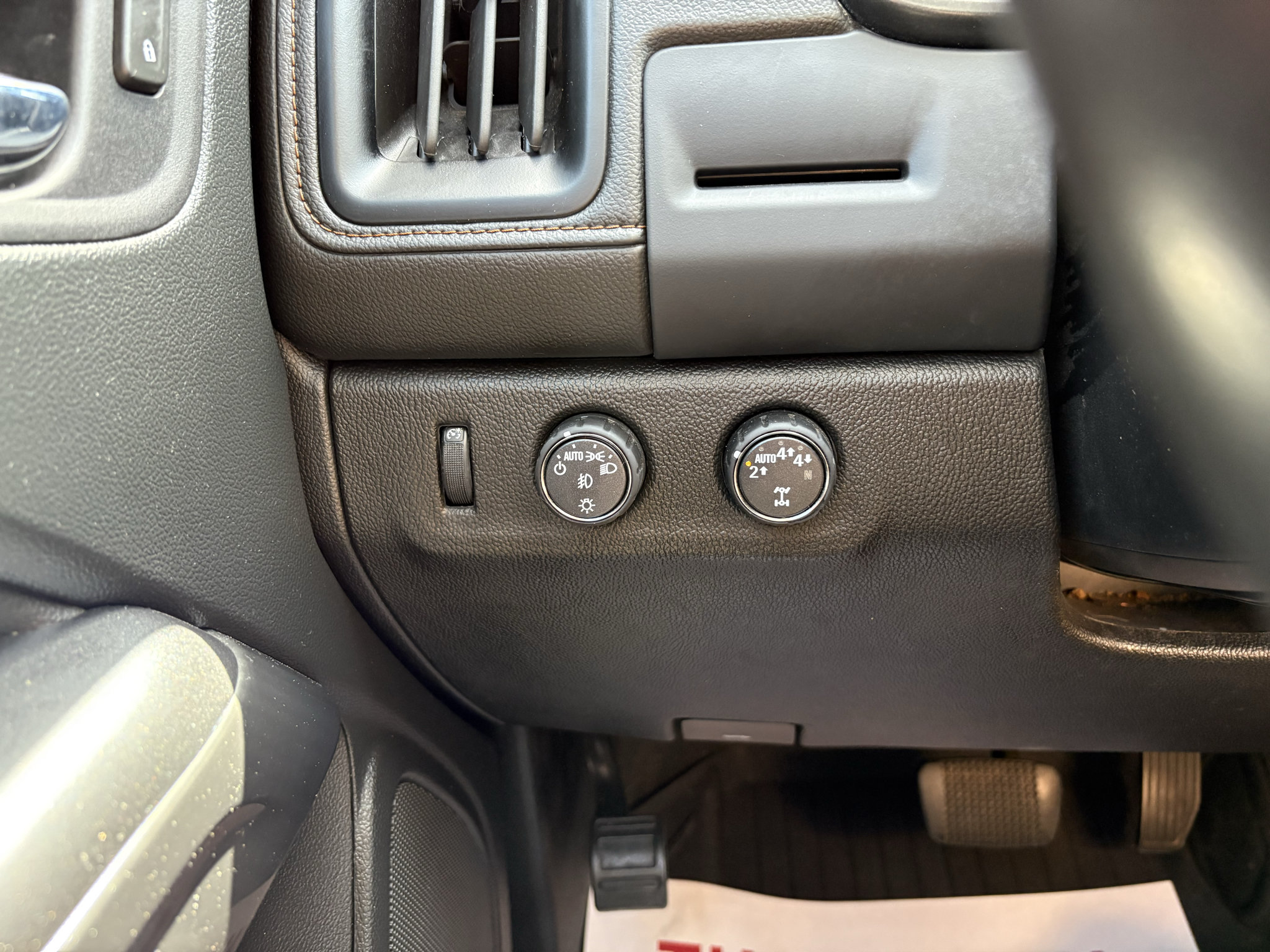 Used 2022 GMC Canyon AT4 w/ Driver Alert Package AWD/4WD image 19