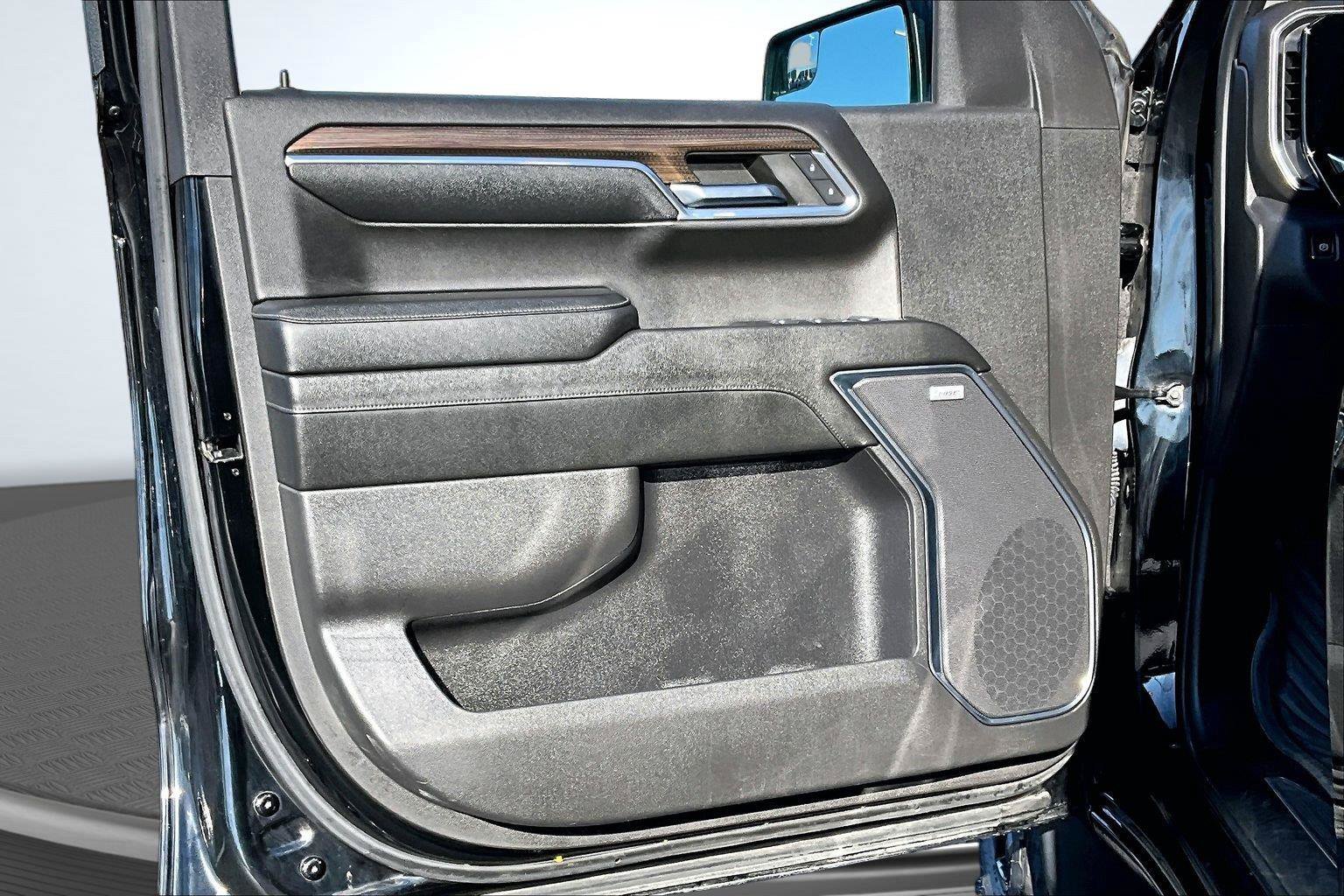 Used 2024 Chevrolet Silverado 1500 LT Trail Boss w/ Convenience Package II AWD/4WD image 24