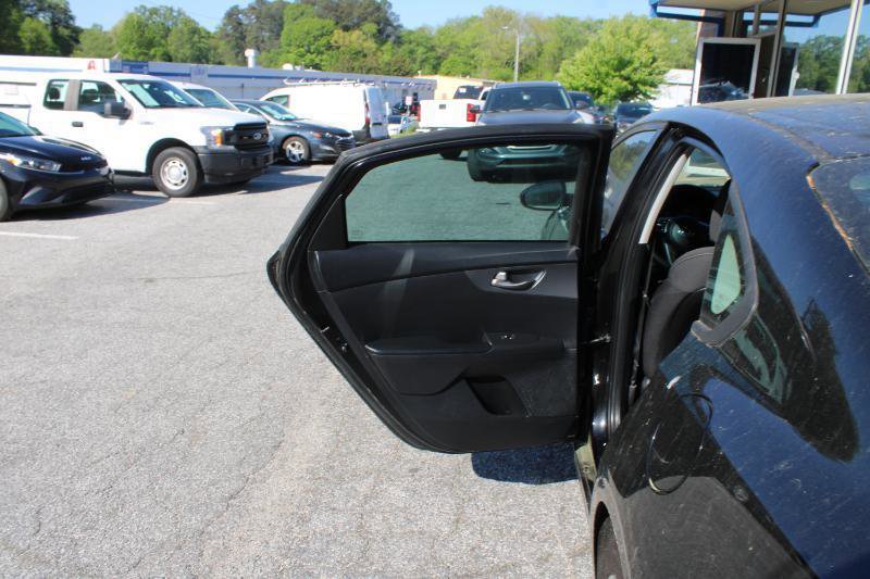 Used 2019 Kia Forte LXS FWD image 15