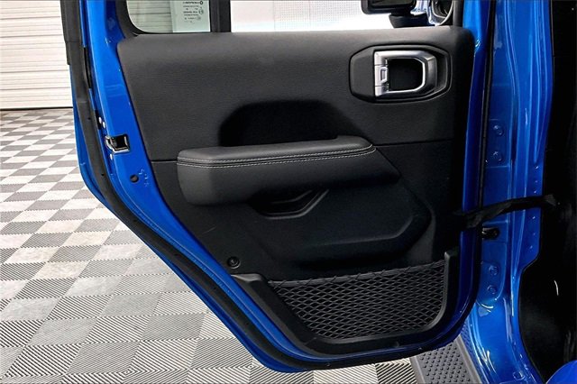 Used 2023 Jeep Wrangler Unlimited Sahara w/ Cold Weather Group image 18