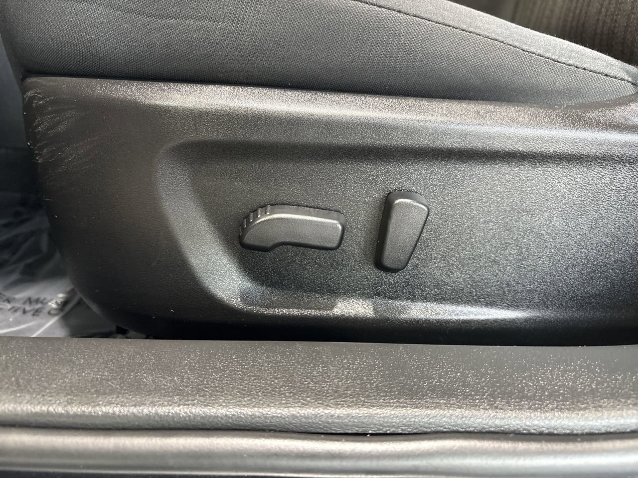 Used 2025 Nissan Altima 2.5 SV FWD image 12
