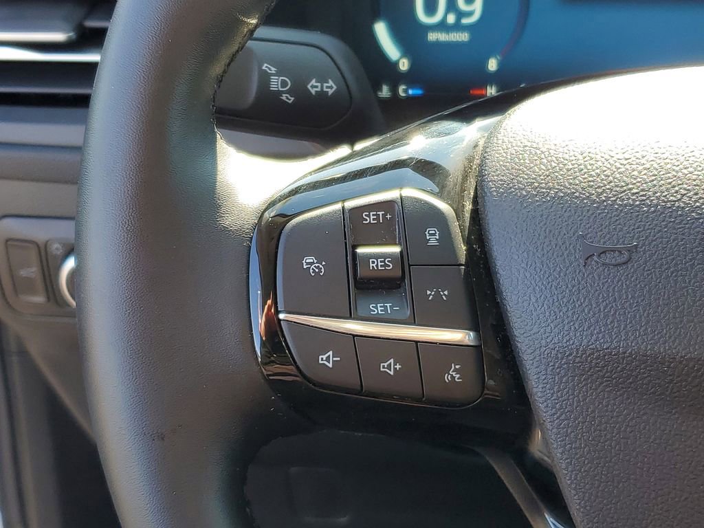 Certified 2025 Ford Escape Platinum image 16