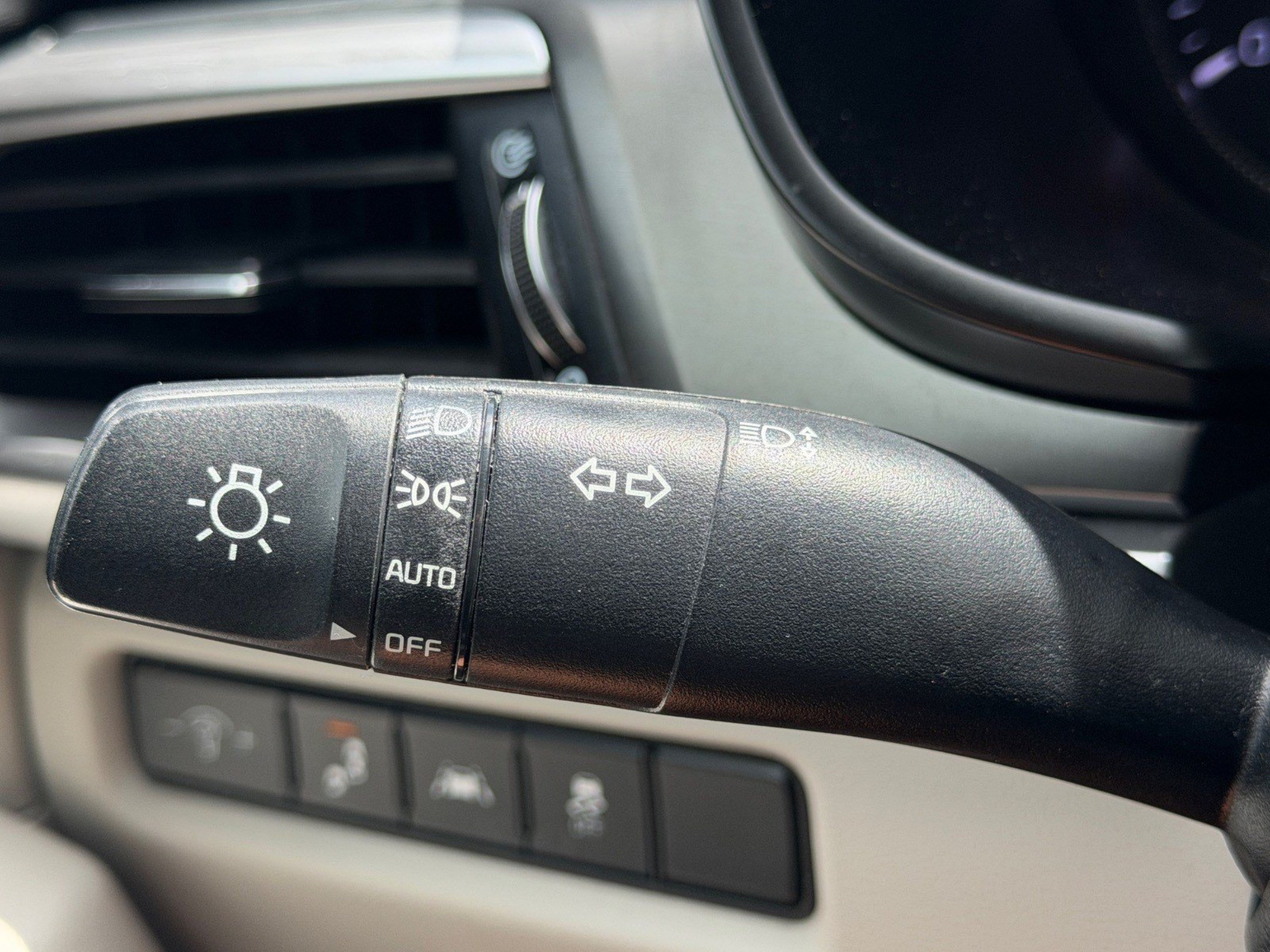 Used 2021 Kia Telluride S FWD image 47