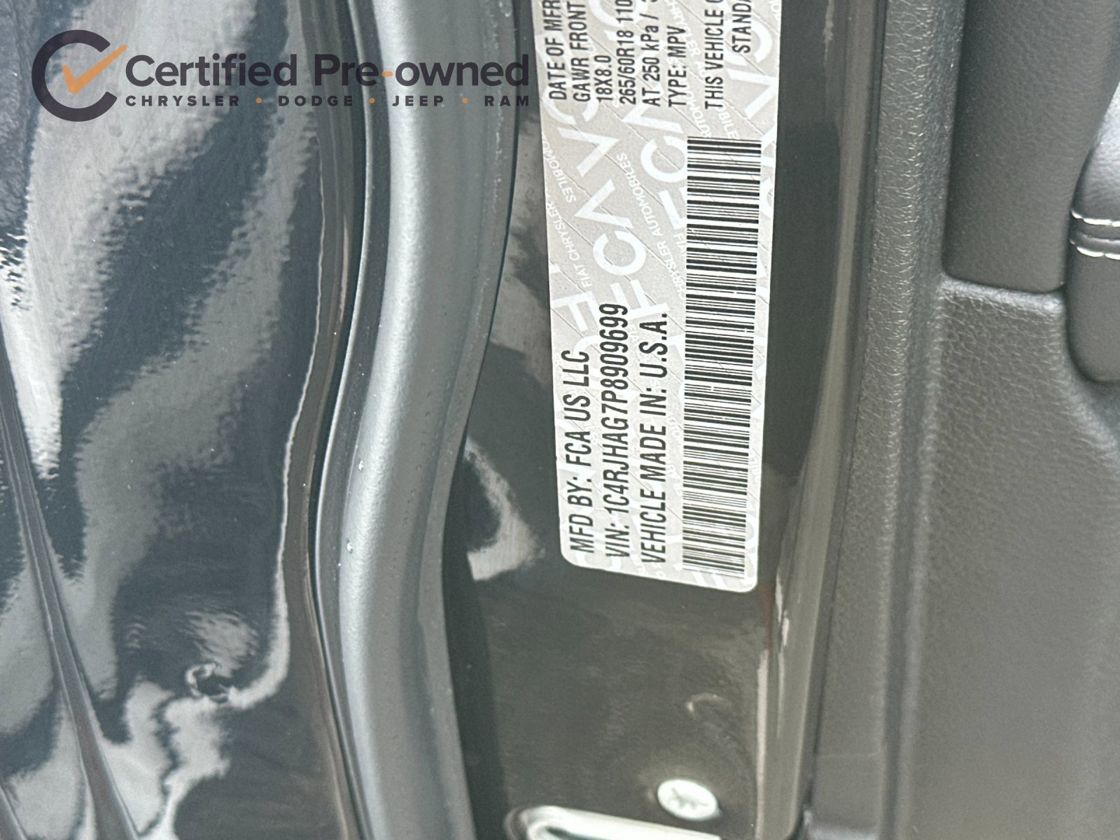 Used 2023 Jeep Grand Cherokee Laredo AWD/4WD image 28