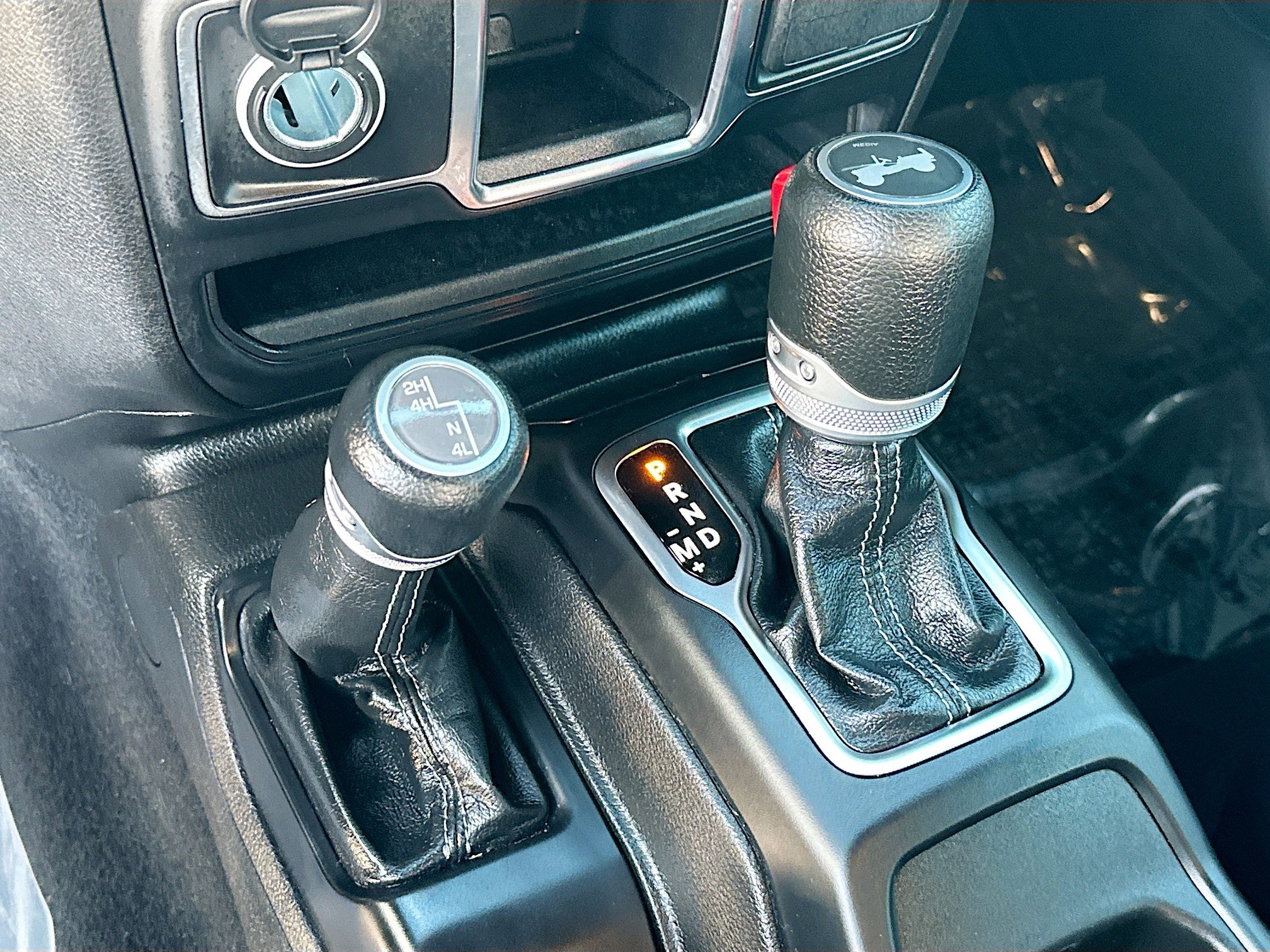 Used 2024 Jeep Wrangler Sport image 16