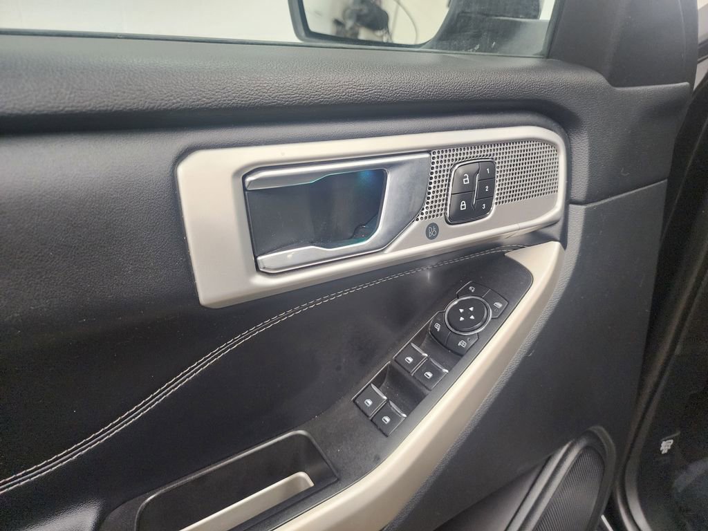 Used 2021 Ford Explorer Limited image 9