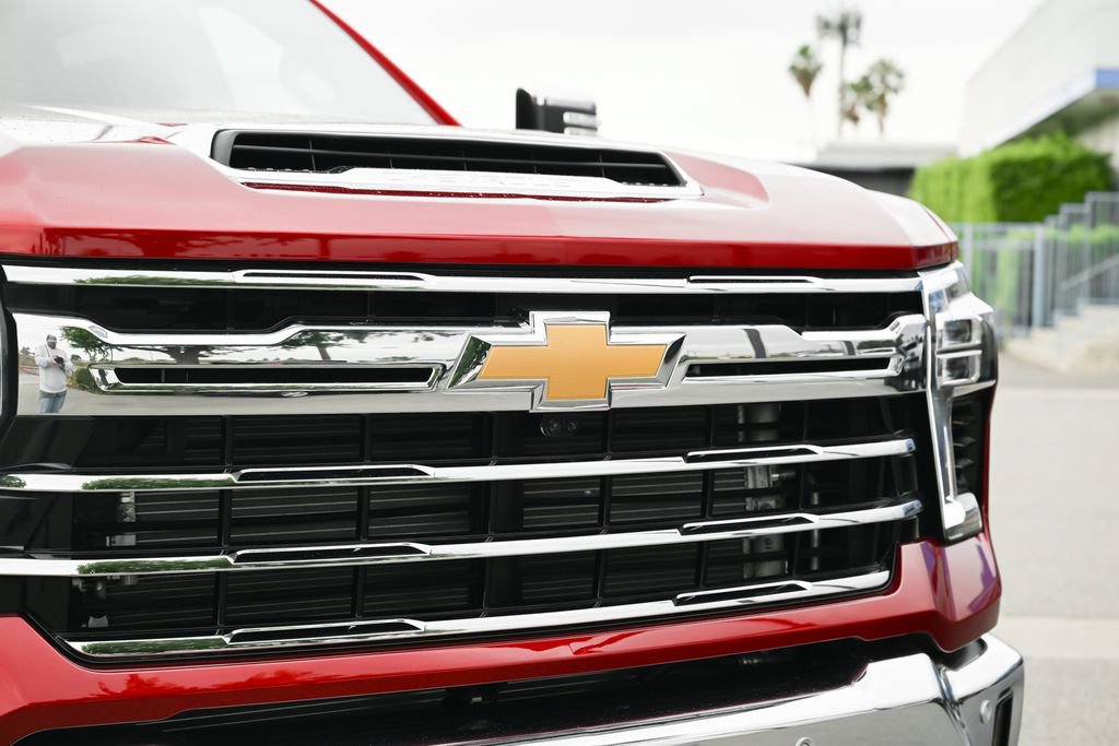 New 2026 Chevrolet Silverado 2500 LTZ w/ LTZ Convenience Package AWD/4WD image 10