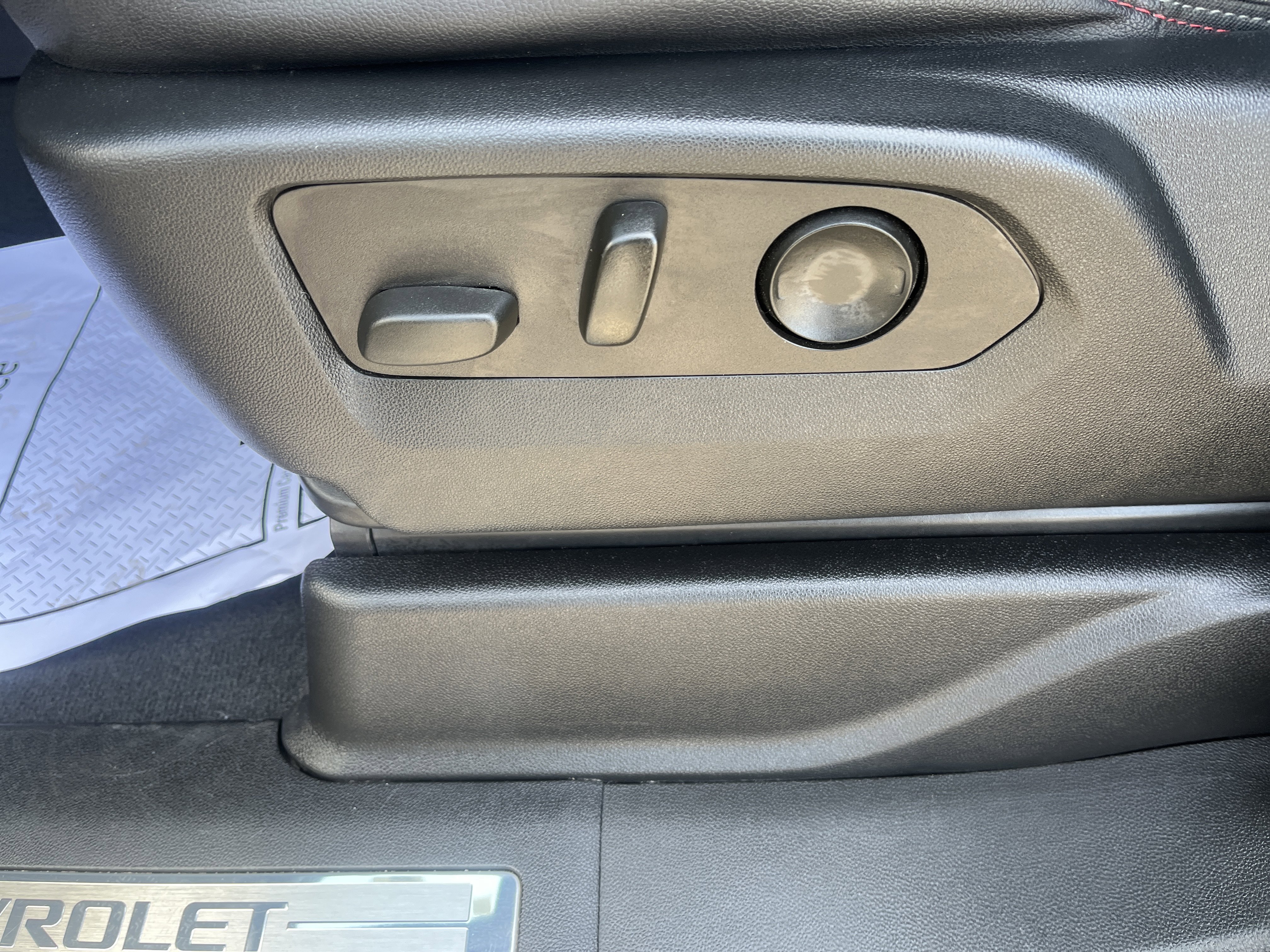 Used 2022 Chevrolet Tahoe RST w/ Luxury Package image 11