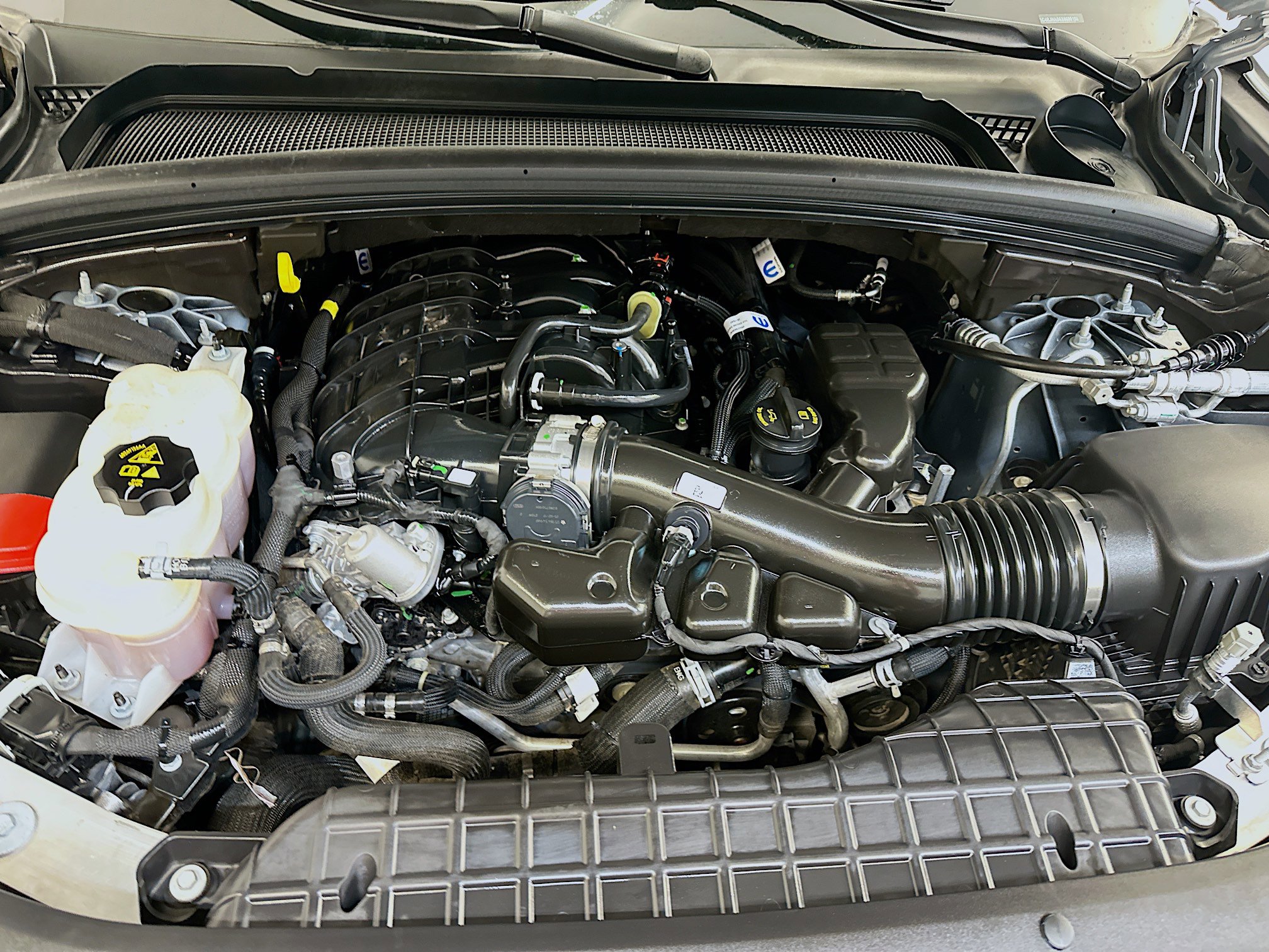 Used 2025 Jeep Grand Cherokee Altitude image 34