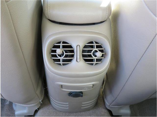 Used 2000 Pontiac Bonneville SE w/ Opt Pkg image 13