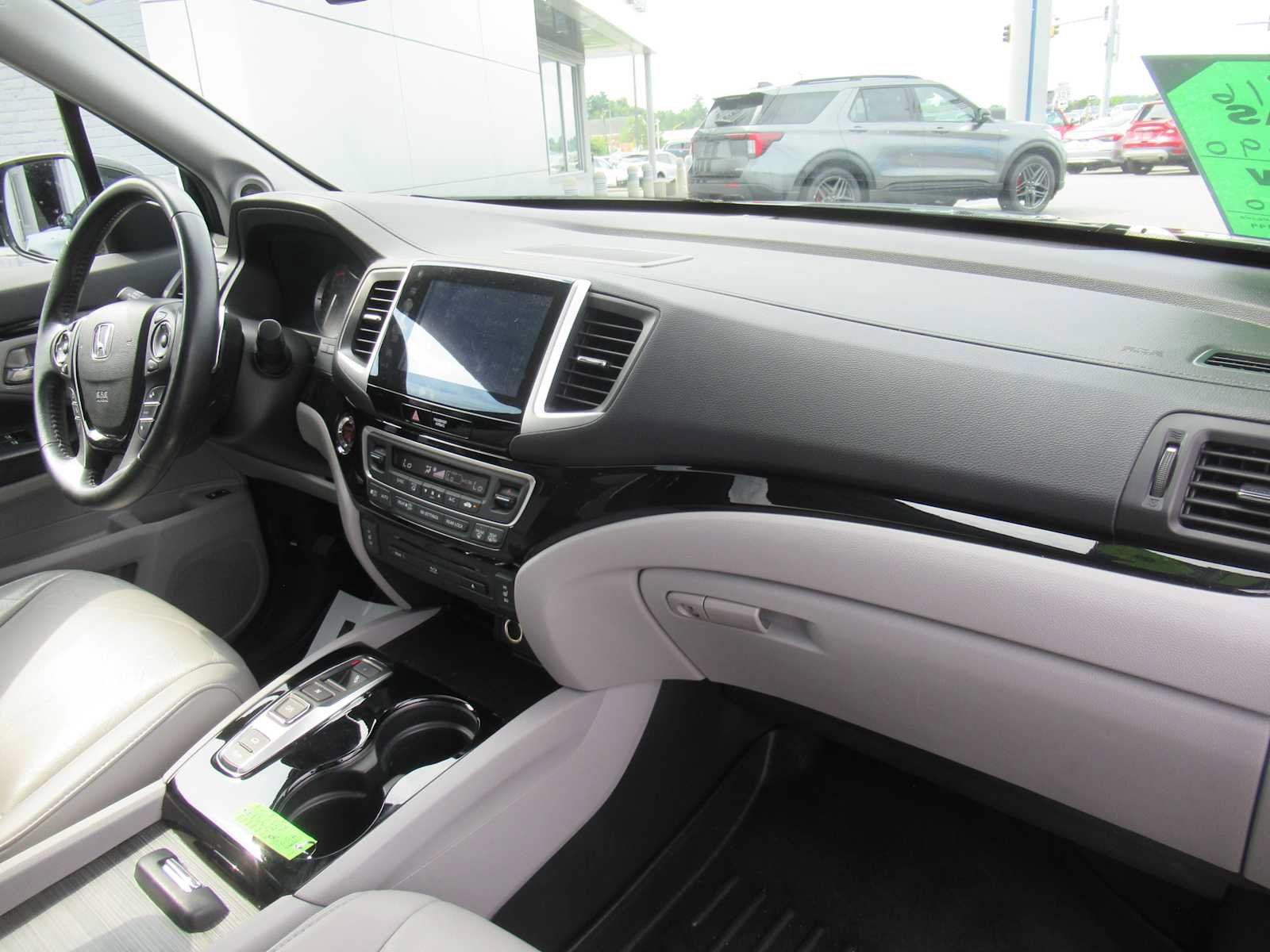 Used 2016 Honda Pilot Touring image 16