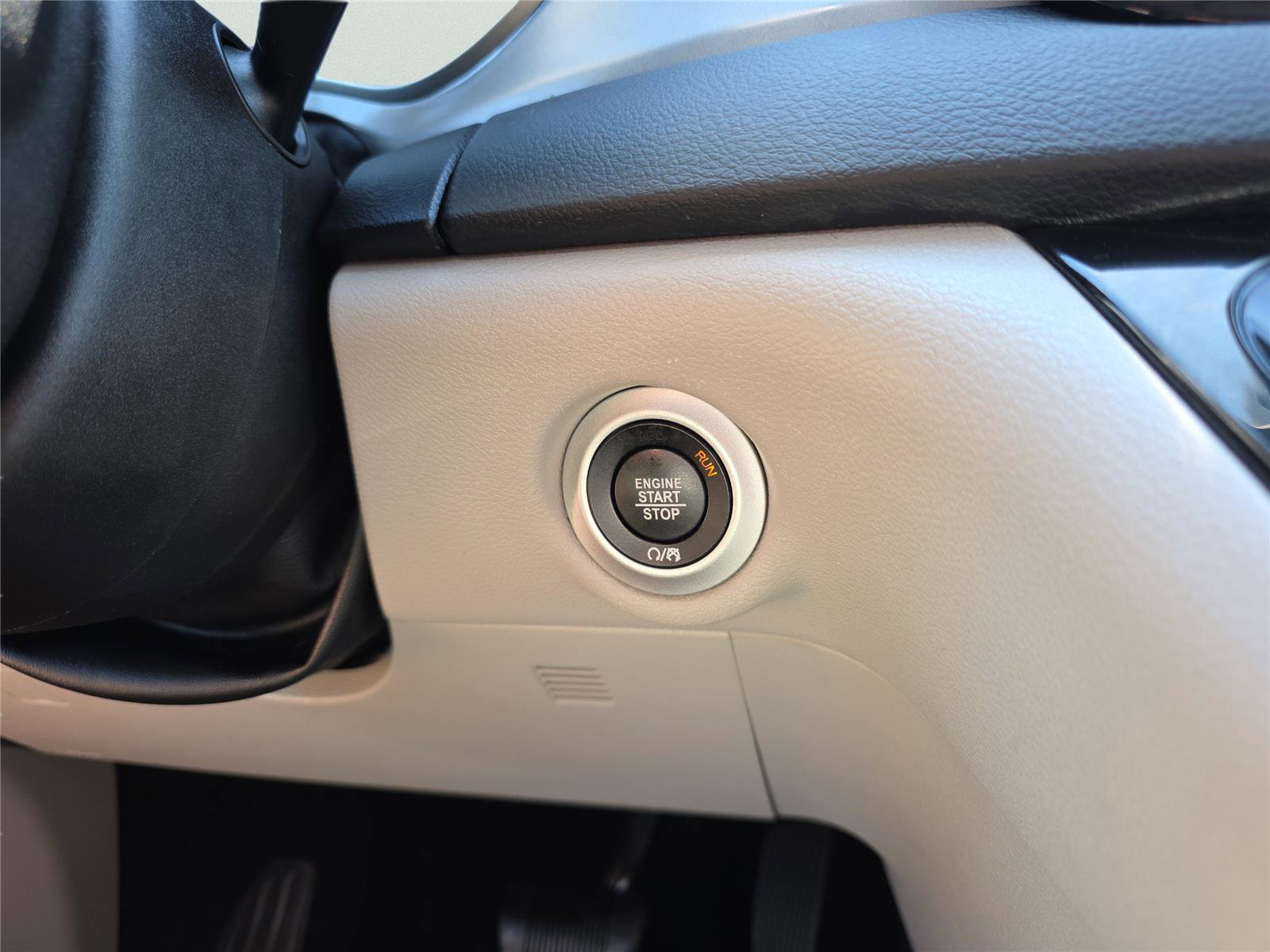 Used 2023 Chrysler Pacifica Touring-L image 22