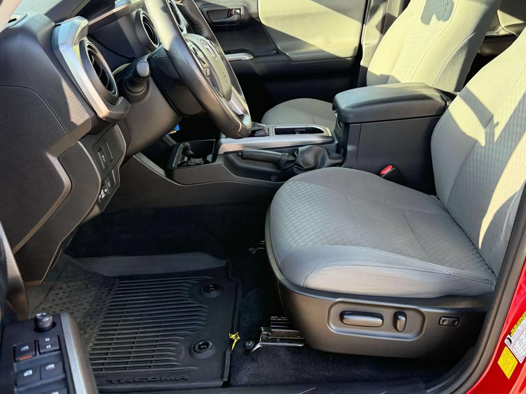 Certified 2022 Toyota Tacoma SR5 w/ Technology Package AWD/4WD image 26