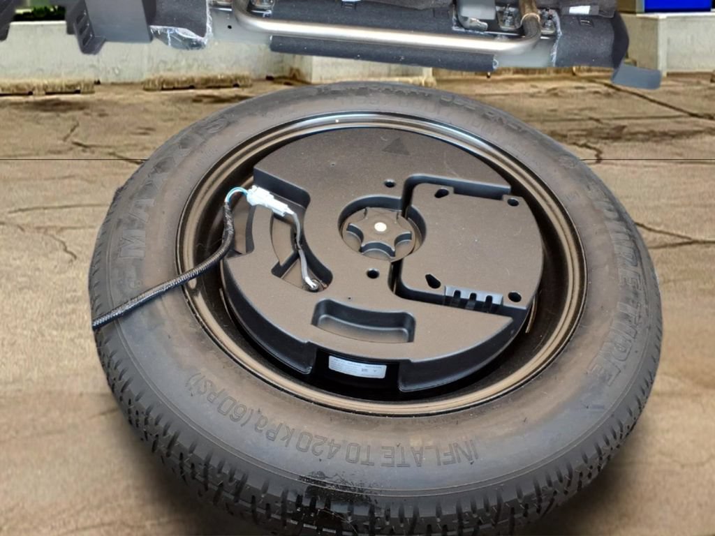 Used 2024 Nissan Rogue SV FWD image 25