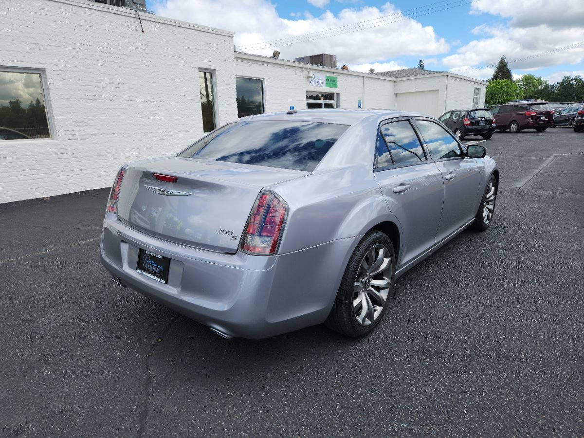 Used 2014 Chrysler 300 S w/ Luxury Group RWD image 5