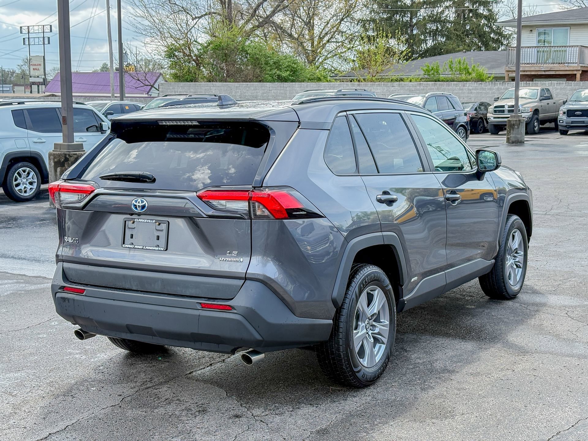Used 2022 Toyota RAV4 LE AWD/4WD image 6