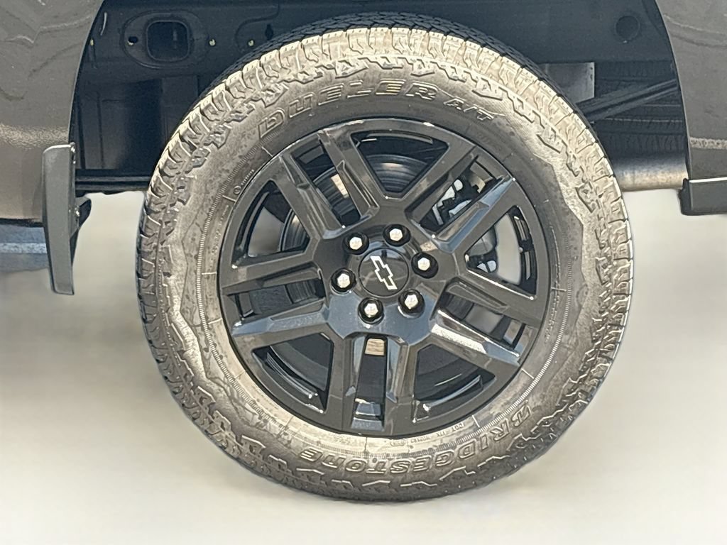 Used 2025 Chevrolet Silverado 1500 LT Trail Boss w/ Convenience Package II AWD/4WD image 30