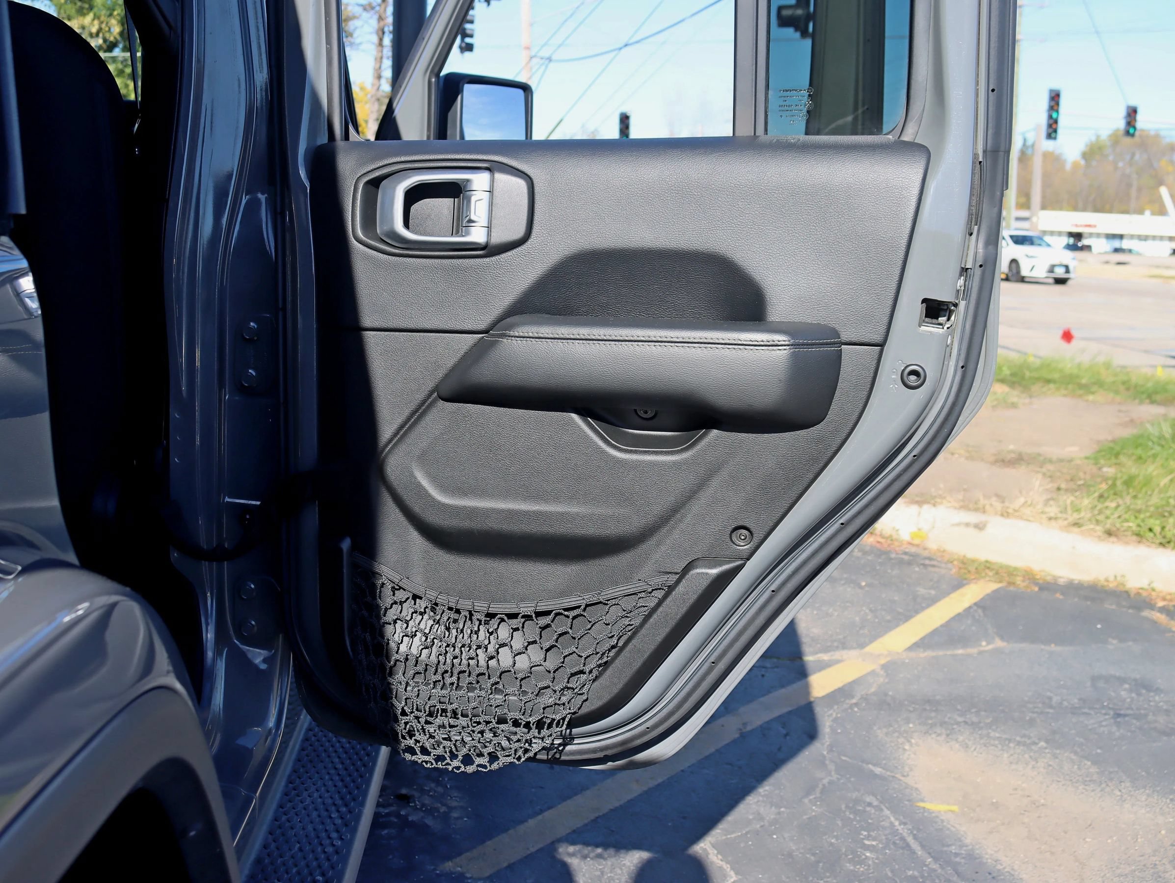 Used 2019 Jeep Wrangler Unlimited Sahara AWD/4WD image 36