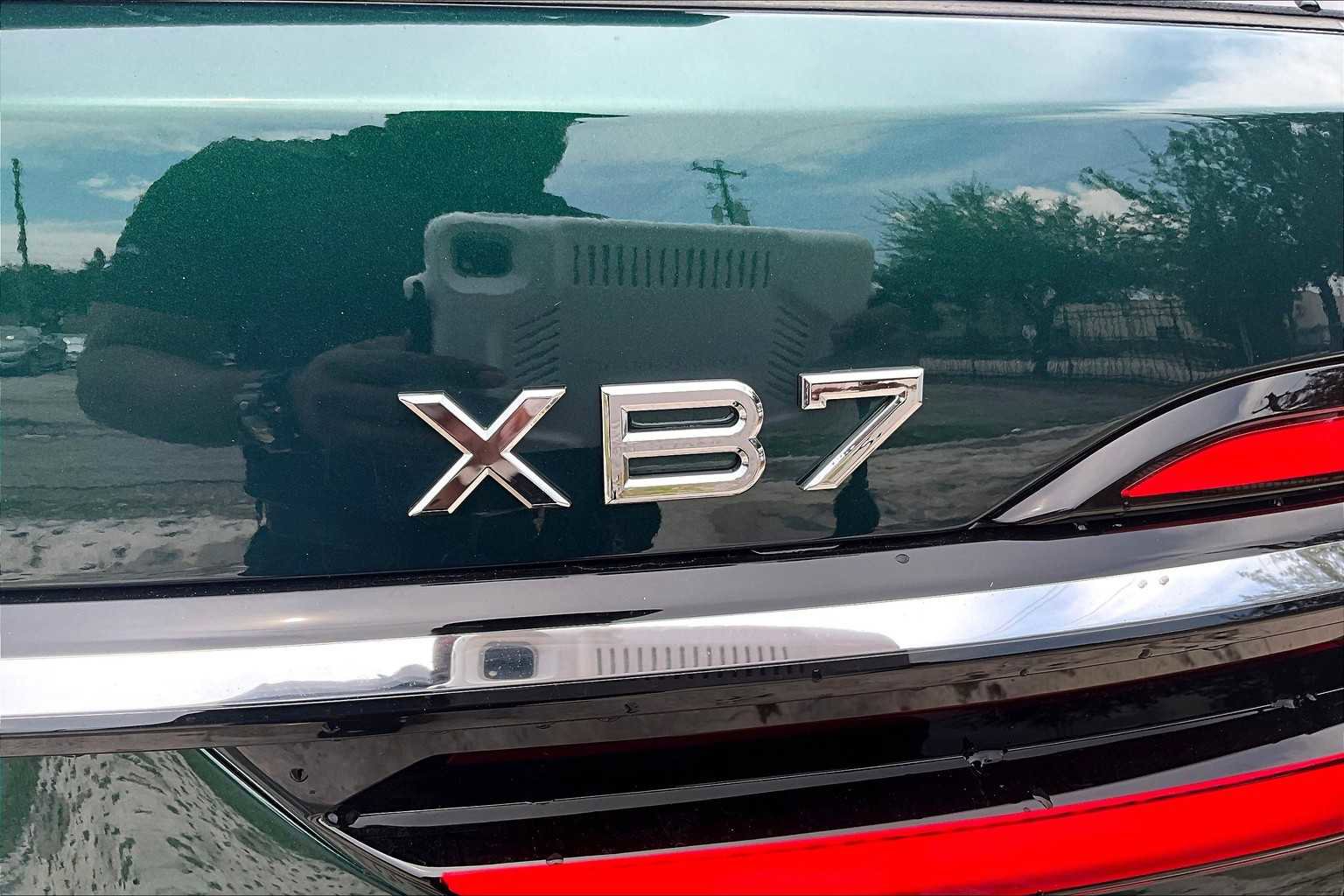 New 2026 BMW ALPINA XB7 image 8