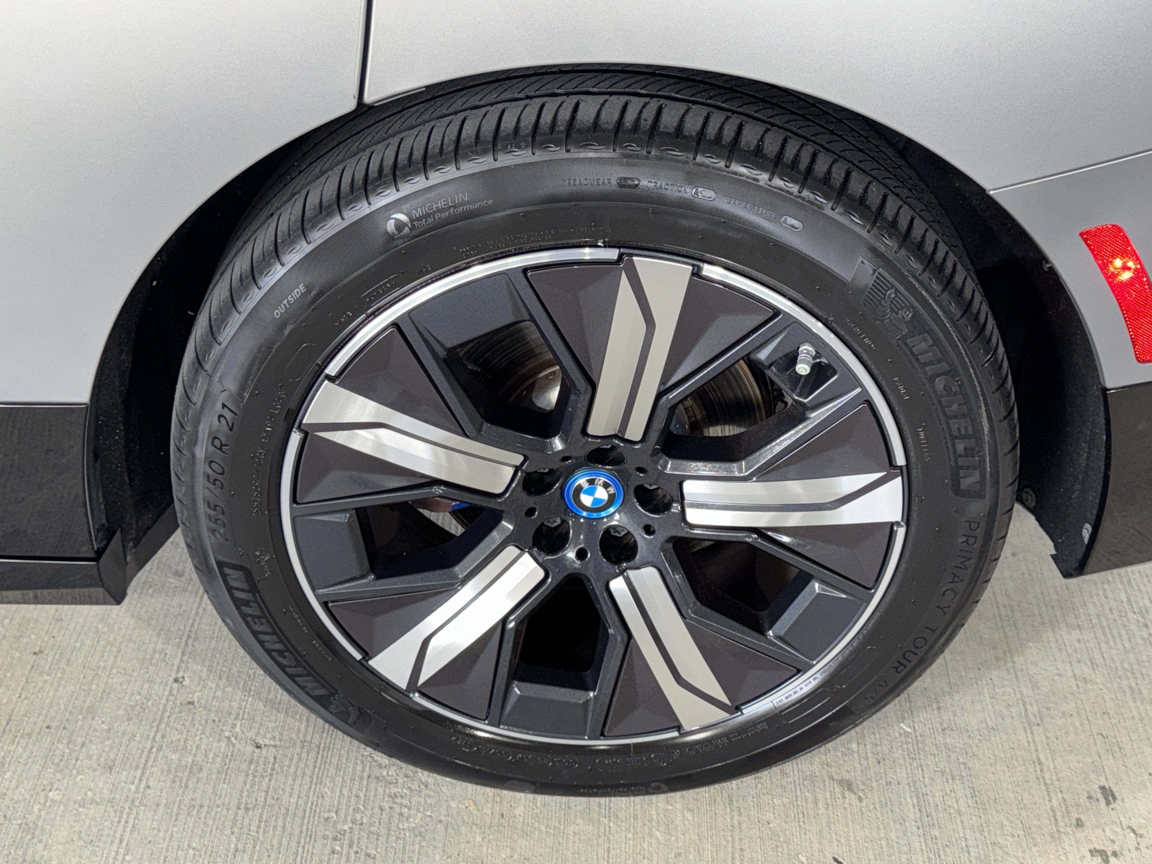 Used 2024 BMW iX M60 AWD/4WD image 35
