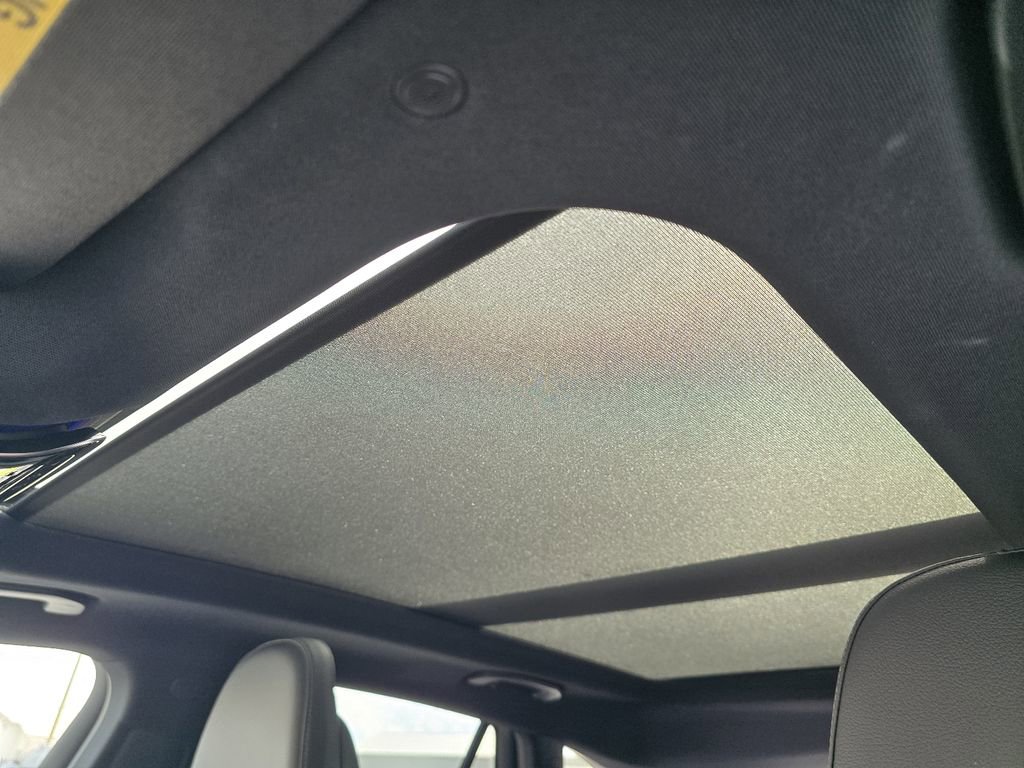 Used 2025 Mercedes-Benz GLC 300 4MATIC image 23