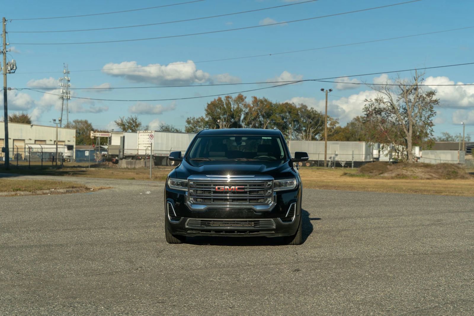 Used 2021 GMC Acadia SLE image 1