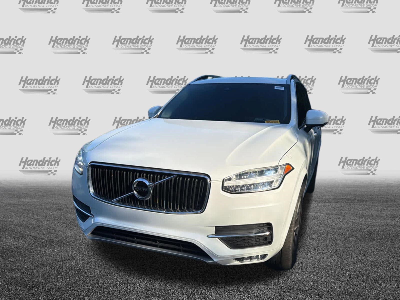 Used 2019 Volvo XC90 T5 Momentum w/ Multimedia Package AWD/4WD image 5