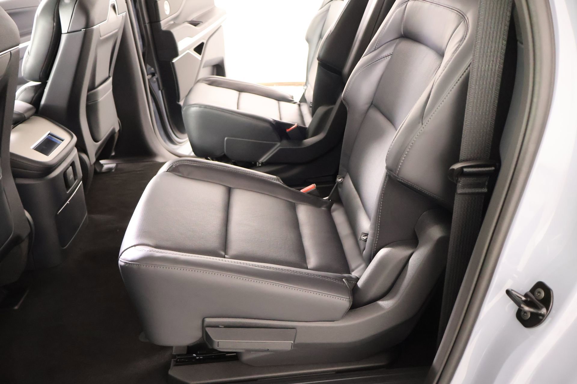 New 2026 Lincoln Navigator L Reserve AWD/4WD image 13