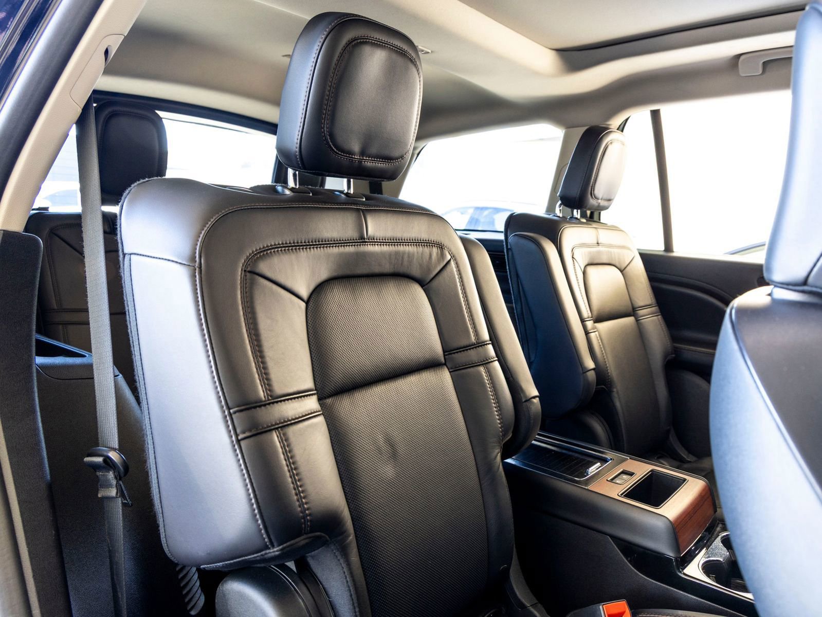 Used 2021 Lincoln Aviator Reserve w/ Equipment Group 201A image 25