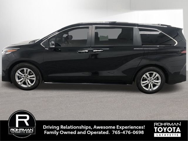 Used 2022 Toyota Sienna Platinum image 3