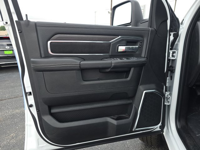 New 2026 RAM 2500 Laramie w/ Night Edition AWD/4WD image 14