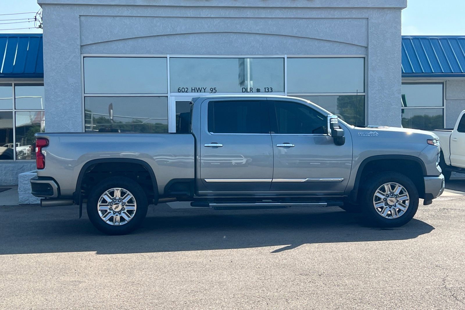 Used 2024 Chevrolet Silverado 2500 High Country w/ Technology Package image 2