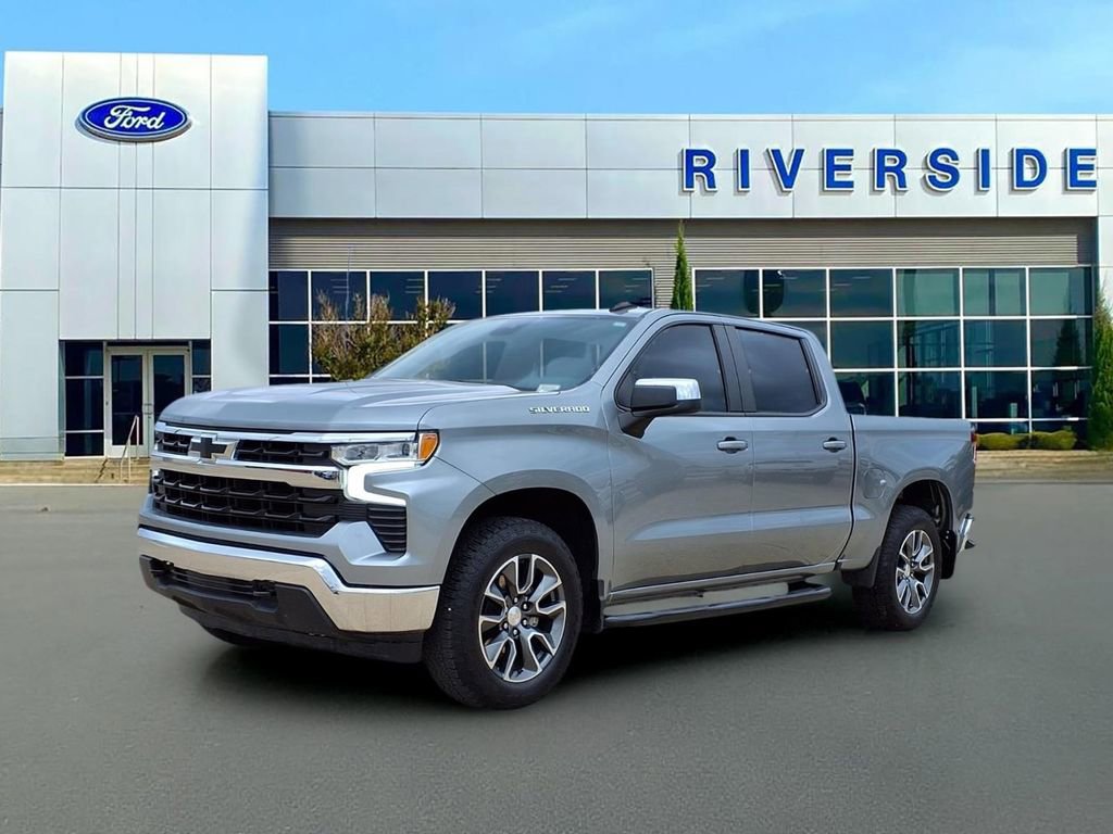 Used 2024 Chevrolet Silverado 1500 LT AWD/4WD image 3