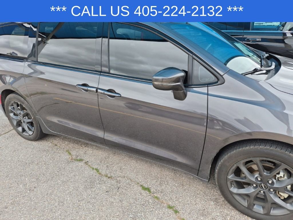 Used 2021 Chrysler Pacifica Touring w/ S Appearance Package image 20