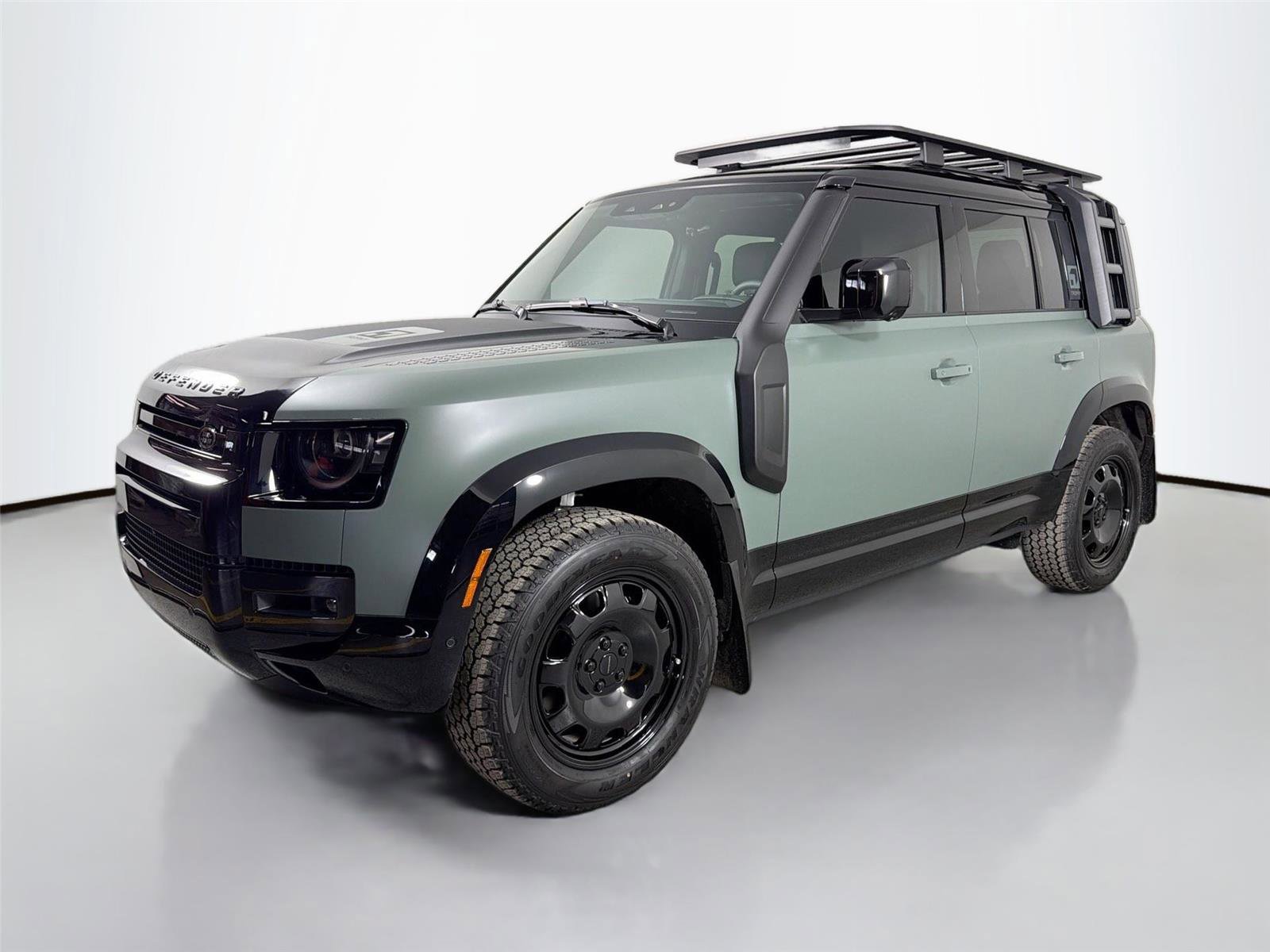 New 2026 Land Rover Defender 110 AWD/4WD image 1
