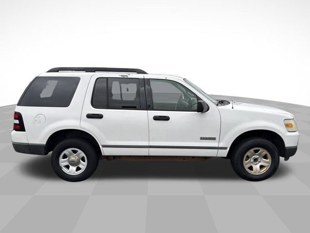 Used 2006 Ford Explorer XLS RWD image 4