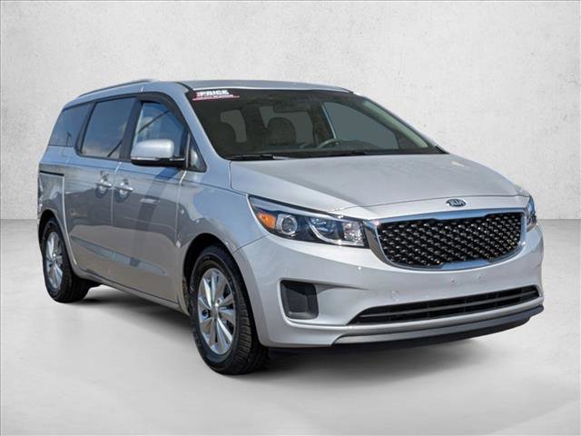 Used 2015 Kia Sedona LX image 3