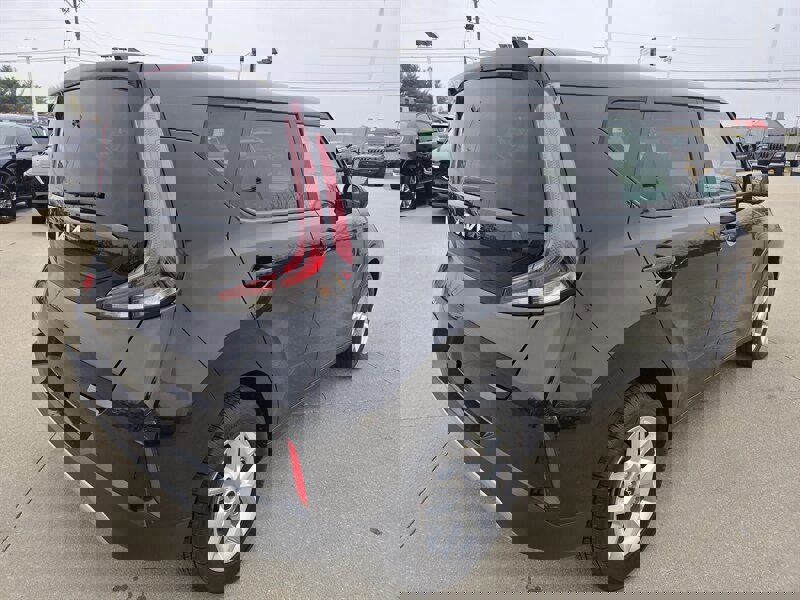 Used 2024 Kia Soul LX w/ Option Group 015 image 3