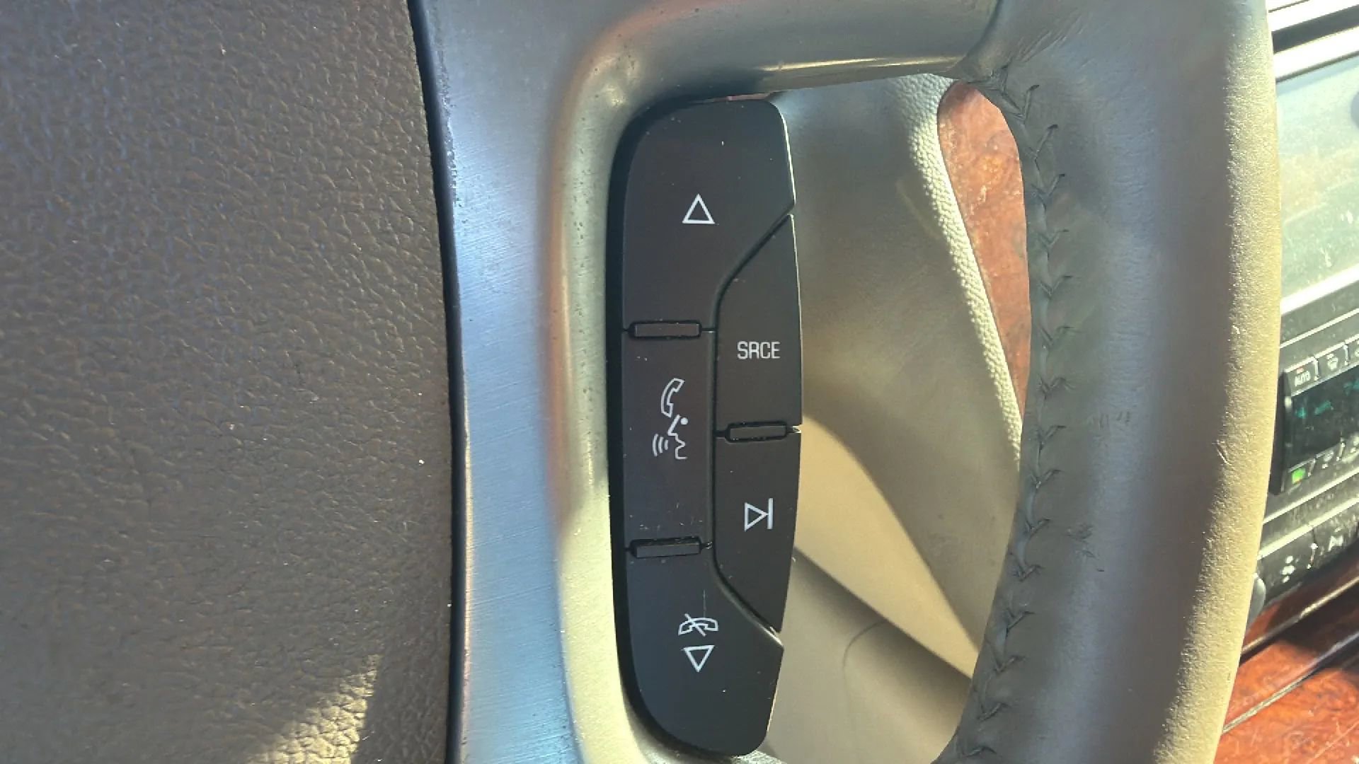 Used 2012 Chevrolet Tahoe LTZ image 32