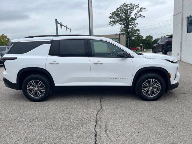 New 2027 Chevrolet Traverse LT FWD image 6