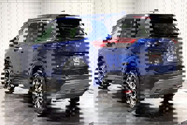 Used 2023 Nissan Rogue SV image 12