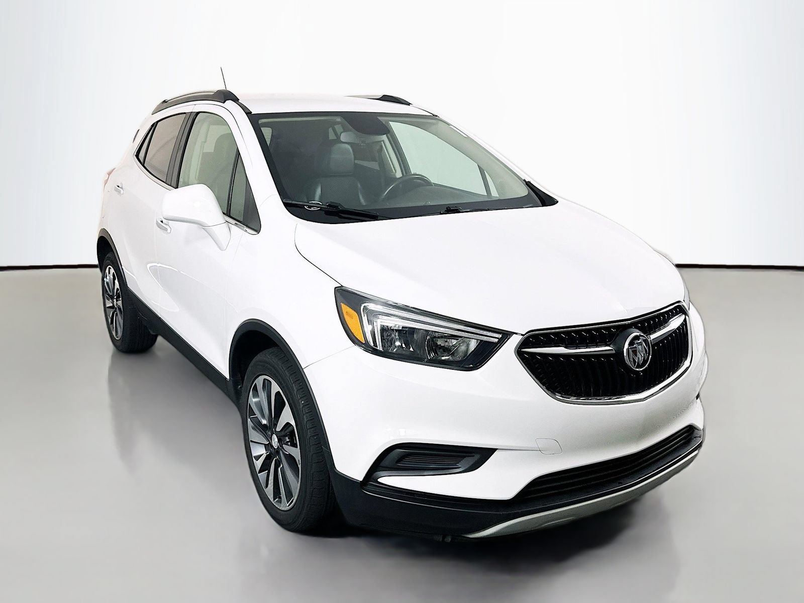 Used 2021 Buick Encore Preferred FWD image 1