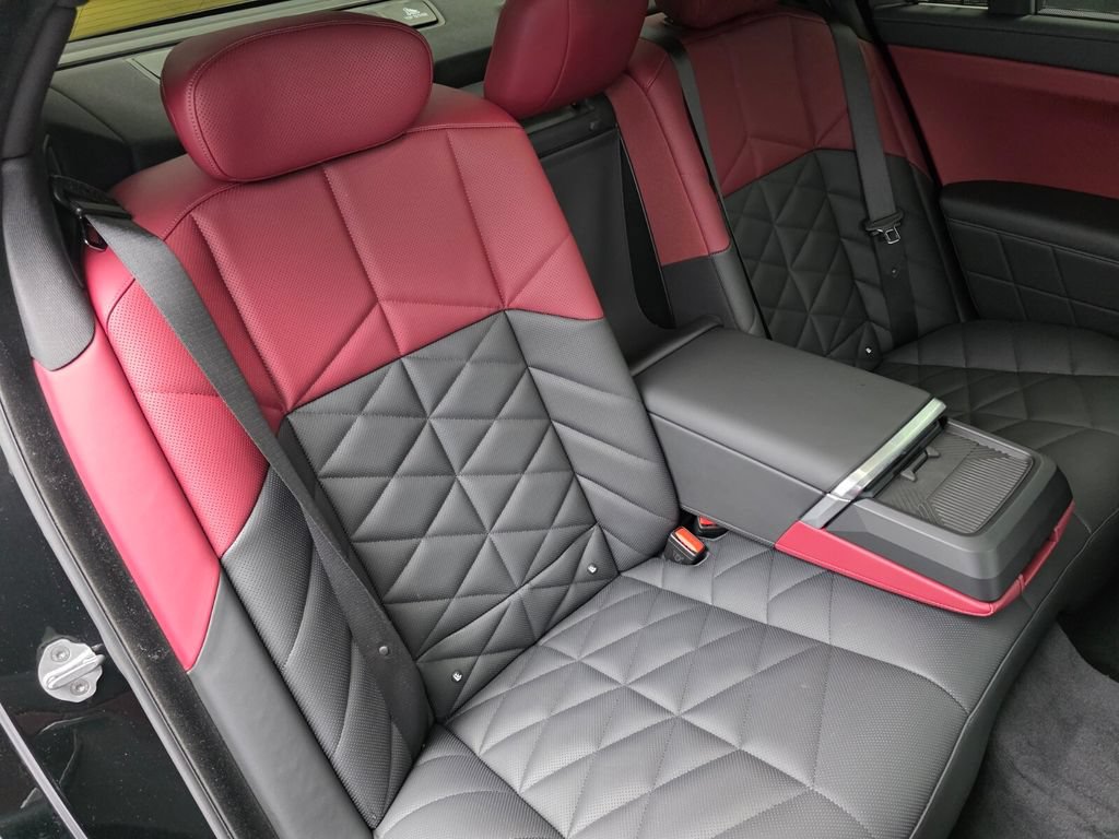 Certified 2025 BMW 740i RWD image 26