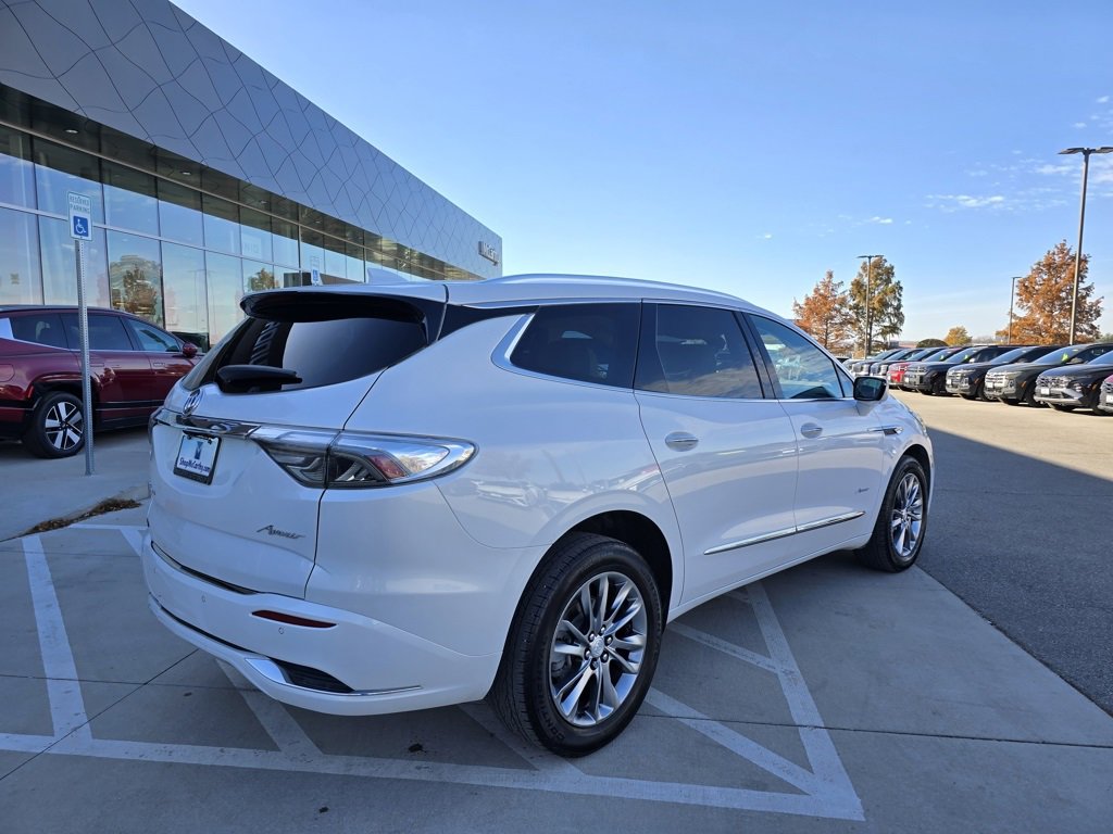 Used 2022 Buick Enclave Avenir w/ Avenir Technology Package image 9